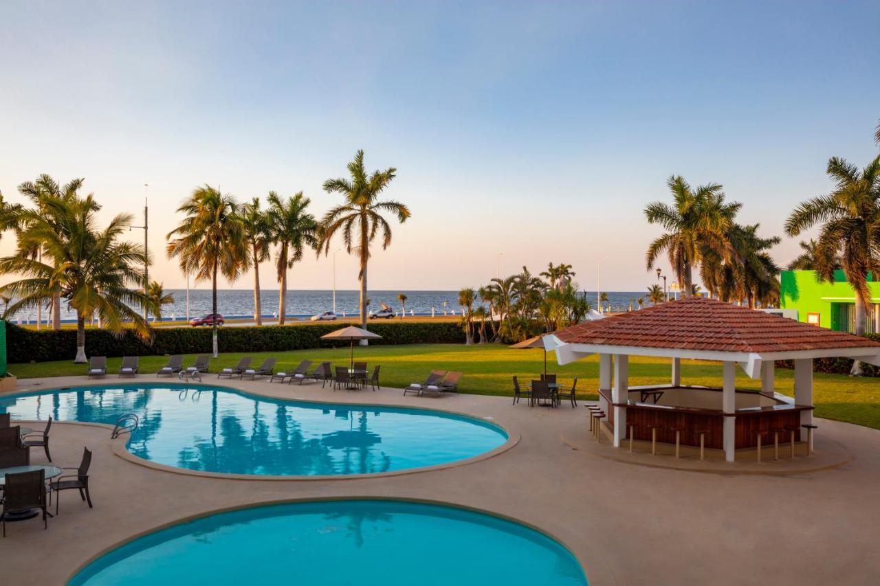 Отель Gamma Campeche Malecon Экстерьер фото